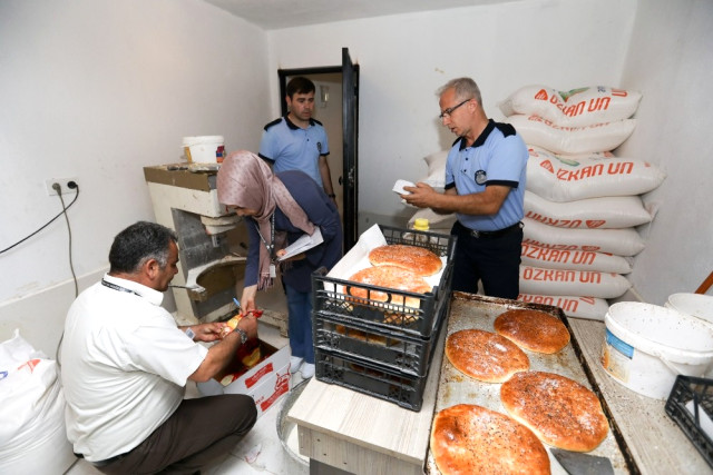 İzmir’de Gıda Terörüne Darbe