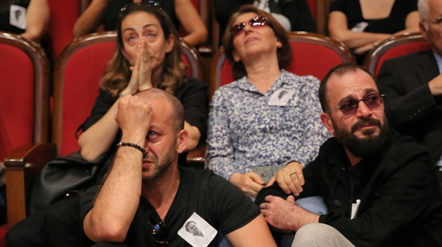 Oyuncu Rıza Kocaoğlu, Yakın Arkadaşı Arda Öziri’ye Gözyaşlarıyla Veda Etti