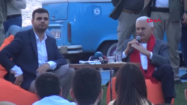 İzmir Başbakan Yıldırım, Buca Mitinginden Önce Gençlerin Sorularını Yanıtladı