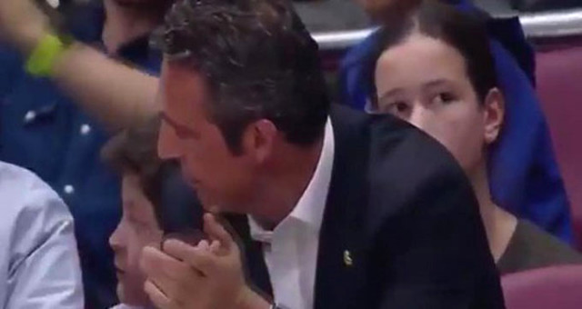 Taraftarların Söylediği İzmir Marşı’na Ali Koç Kayıtsız Kalmadı