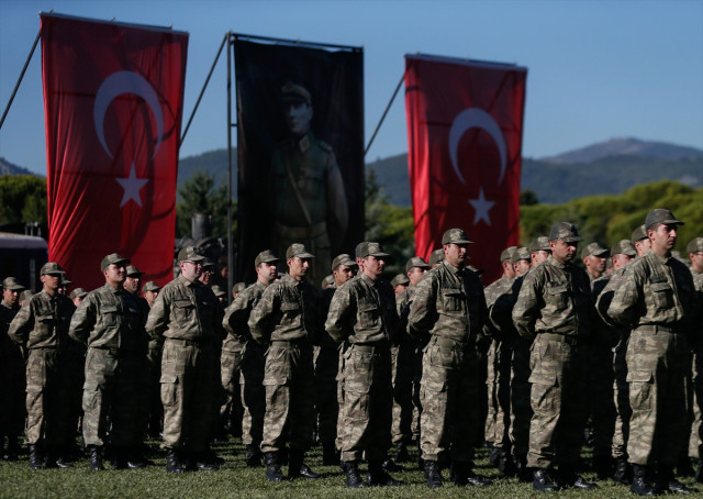 İzmir’de ve Manisa’da Bedelli Askerlik Yapanlar Terhis Oldu