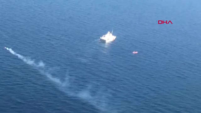 İzmir Dikili’de Kaçak Teknesi Battı 13 Kayıp