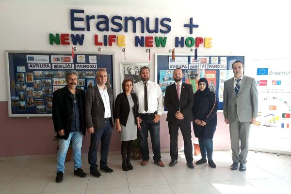 Türk Okullarının Mülteci Projesi Alman Belediyesinin İlgisini Çekti