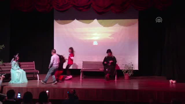 Kelebek Çocuk Elfida’Ya Haluk Levent Sürprizi – İzmir