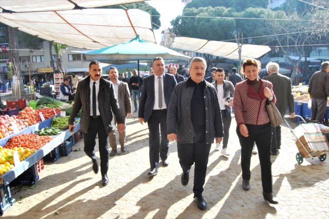 AK Parti İzmir Milletvekili Nasır, Ödemiş Pazarını Gezdi
