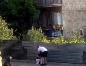 İzmir’de bayan sokak ortasında kocası tarafından darbedildi