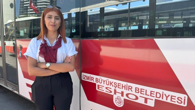 İzmir’de bayan sürücü otobüsteki yangını söndürdü