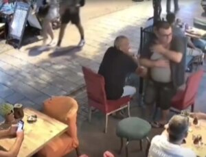 İzmir’de bir kafede omzuna mermi isabet eden kişi yaralandı