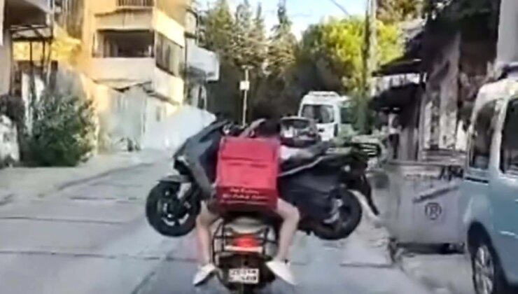 İzmir’de kasksız 2 kişi motosikletle öbür bir motosikleti taşıdı