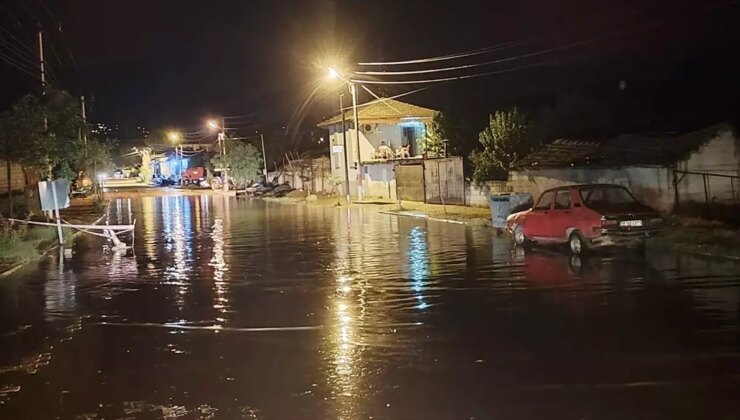 İzmir’de Sağanak ve Şiddetli Rüzgar Tesirli Oldu