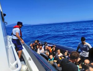 Urla Açıklarında 27 Sistemsiz Göçmen Yakalandı, 19 Sistemsiz Göçmen Kurtarıldı