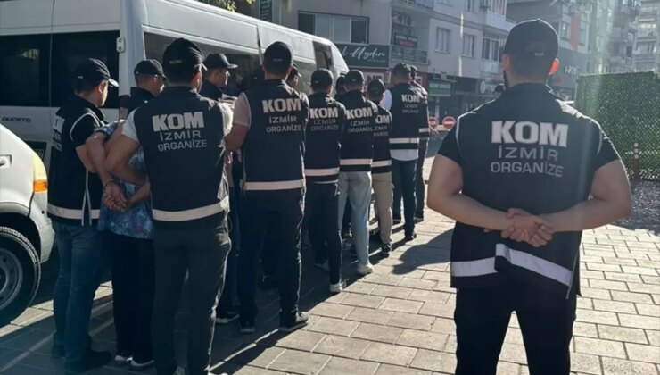 İzmir’de Silah Kaçakçılığı Operasyonu: 16 Zanlıdan 7’si Tutuklandı