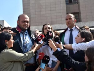 İzmir’de Sokak Röportajı Yapan Bayan Mahpus Cezası Aldı