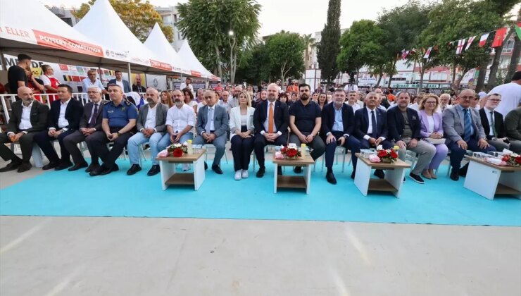 Menemen Çömlek Şenliği 39 Ülkeden İştirakçilerle Başladı