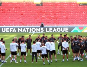 Türkiye A Ulusal Futbol Ekibi İzlanda maçı öncesi son idmanını yaptı