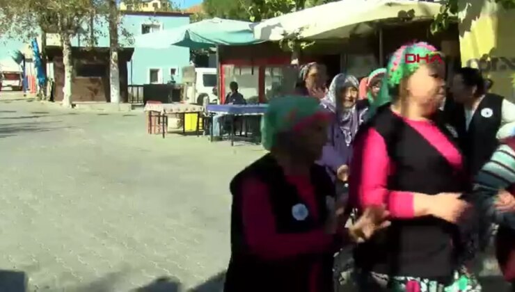 İZMİR Köy bayanları tiyatroyla toplumsallaştı