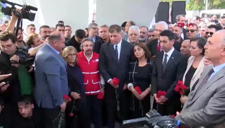 İzmir Sarsıntısında Hayatını Kaybedenler Anıldı