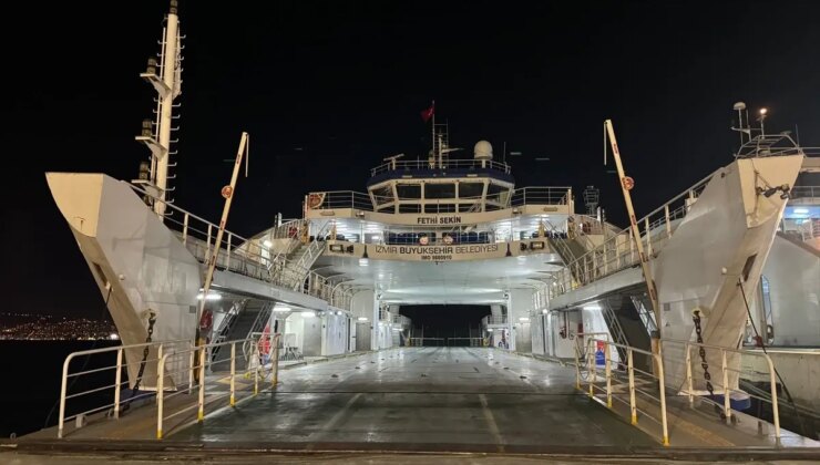 İzmir’de Feribot İskelaya Çarptı, 2 Yaralı