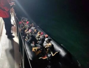 İzmir açıklarında 59 sistemsiz göçmen yakalandı