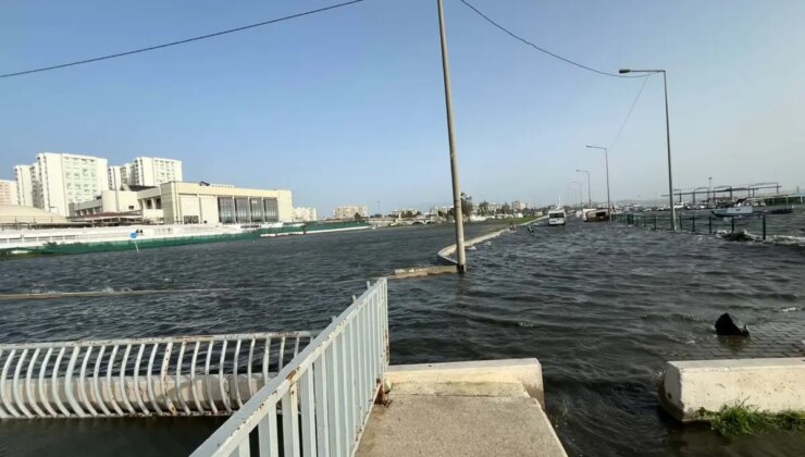 KARŞIYAKA’DA DENİZ TAŞTI