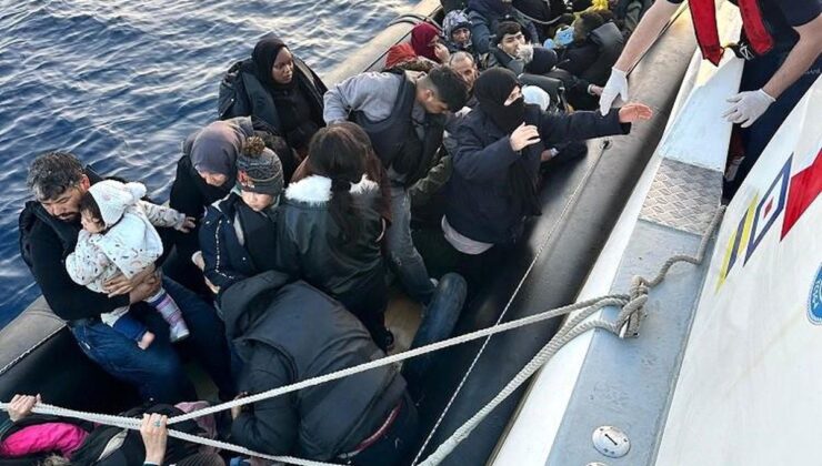 Çeşme açıklarında lastik botta 39 sistemsiz göçmen yakalandı