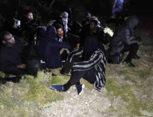 İzmir’de 3’ü çocuk 29 sistemsiz göçmen yakalandı