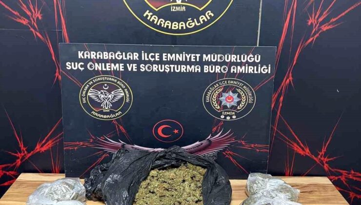 İzmir’de motosikletle uyuşturucu sevkiyatı yapan 3 kuşkulu kovalamaca sonucu yakalandı