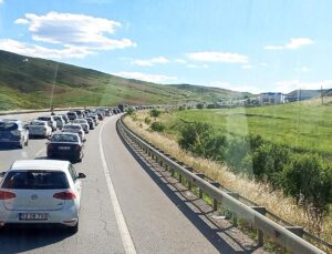 Trabzon’dan batıya dönüş kabusu: Ankara ve İzmir yolları büsbütün kilitlendi