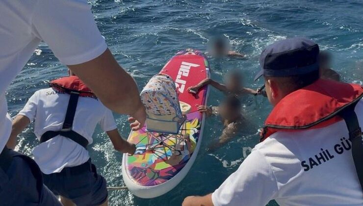 İzmir’de kürek sörfü yaparken denizde sürüklenen 5 kişi kurtarıldı