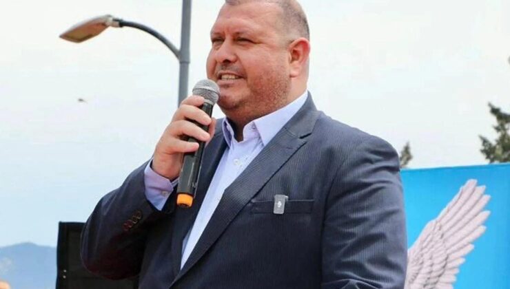Sevgilisi ile müstehcen bildirileri ortaya çıkan İlkay Çiçek CHP’den istifa etti